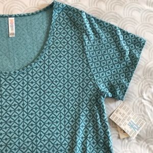 NWT Two-tone LuLaRoe Classic T